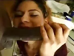 Hai thiếu niên trong các vn xxxxxx tốt cũ trẻ có ba người đi xe cũ vòi nước và nuốt cum